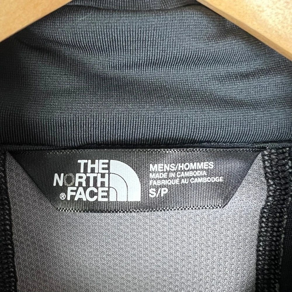 The North Face Mens Quarter Zip Performance Pullover Gray Mesh Panel‎ Small S/P